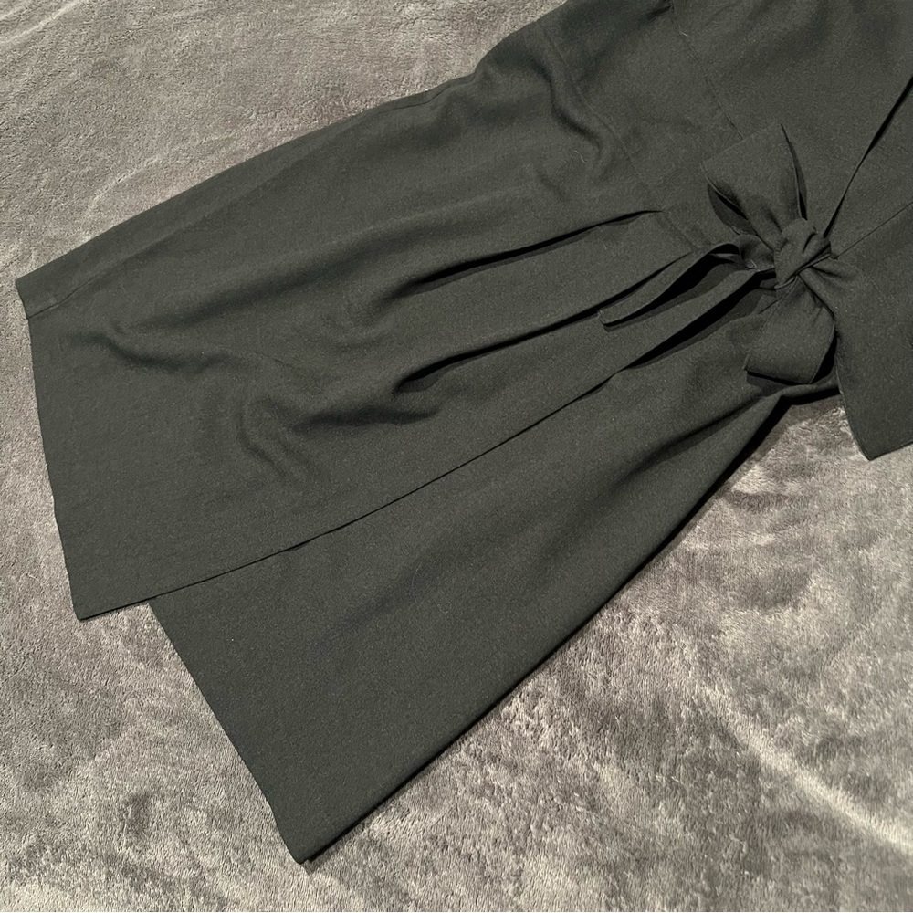 NEVER WORN CLUB MONACO BLACK COCKTAIL DRESS IN SIZE 6 - Picture 6 of 7